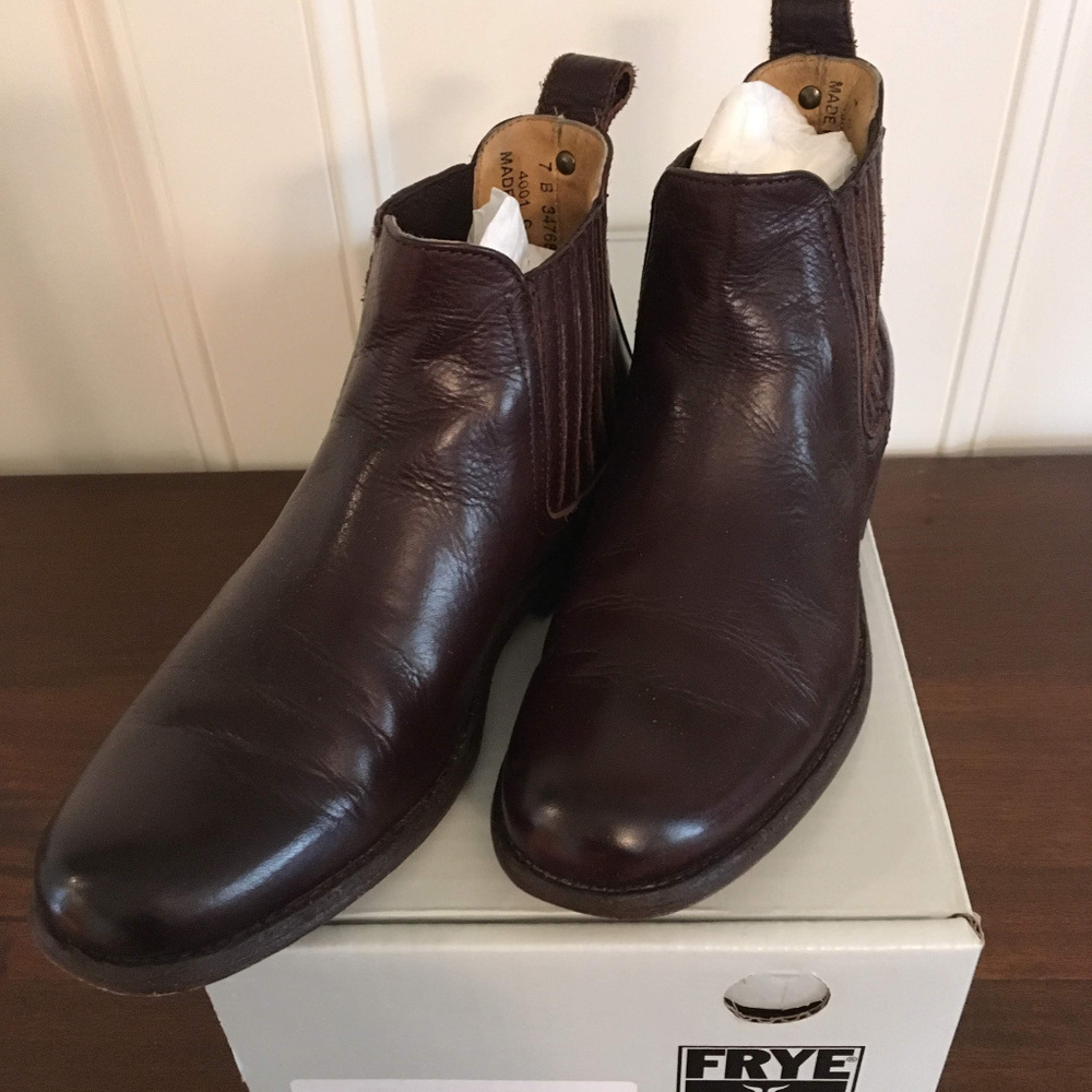 FRYE Women's Phillip Chelsea Boot